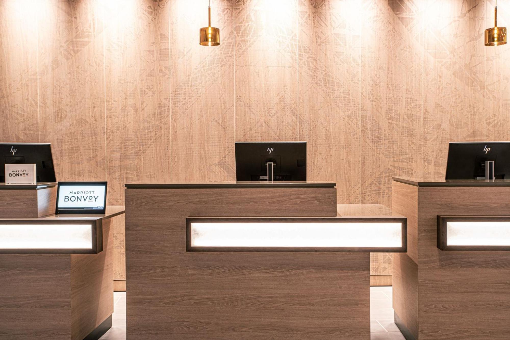 Courtyard By Marriott Paris Porte De Versailles Issy-les-Moulineaux Exterior photo