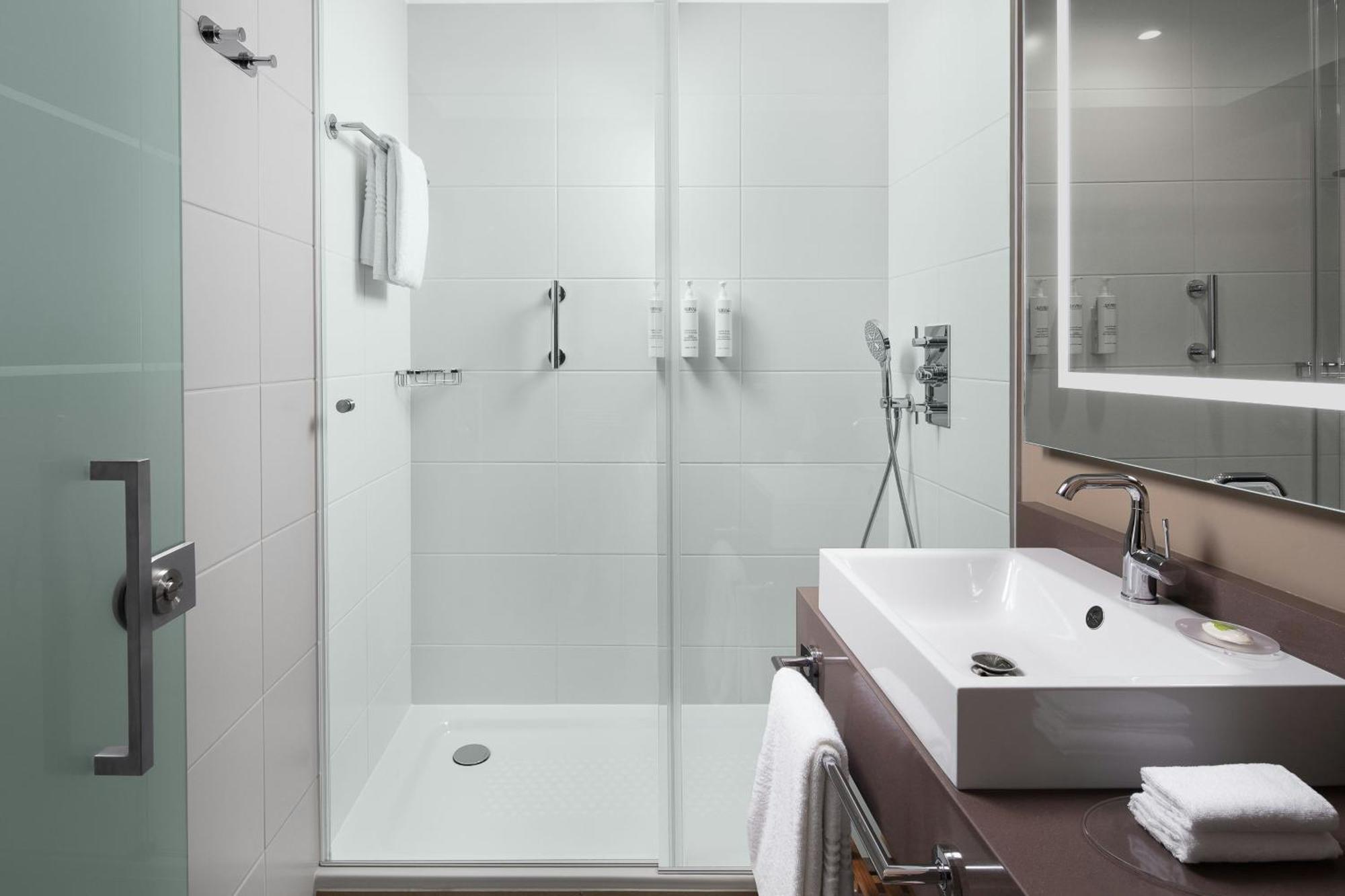 Courtyard By Marriott Paris Porte De Versailles Issy-les-Moulineaux Exterior photo