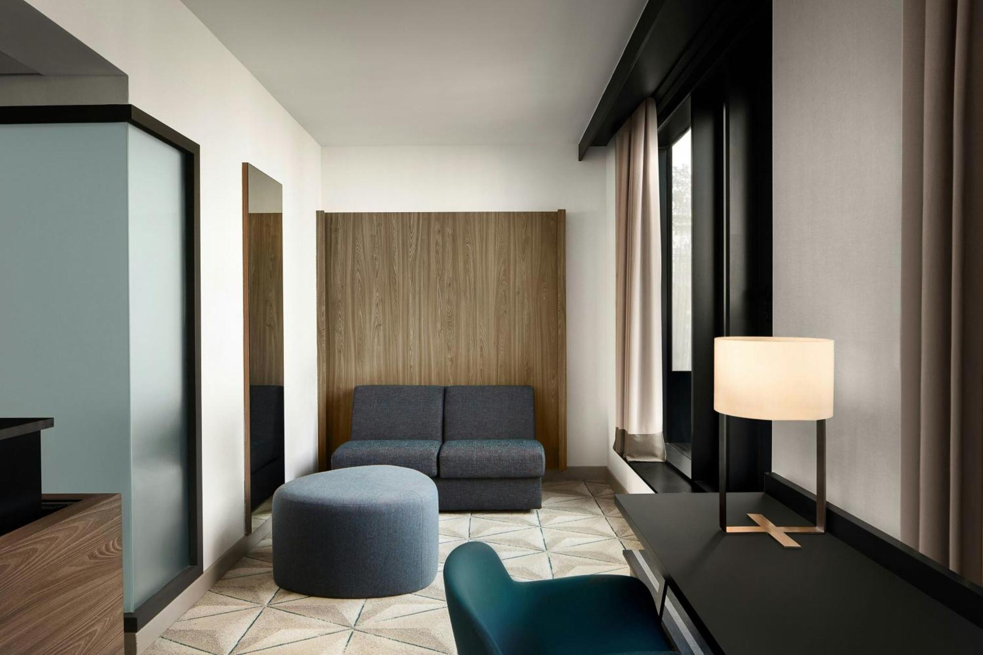 Courtyard By Marriott Paris Porte De Versailles Issy-les-Moulineaux Exterior photo